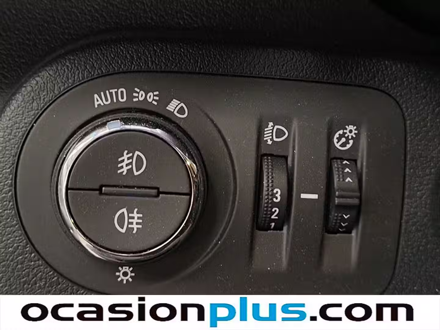 Encendido automático de faros