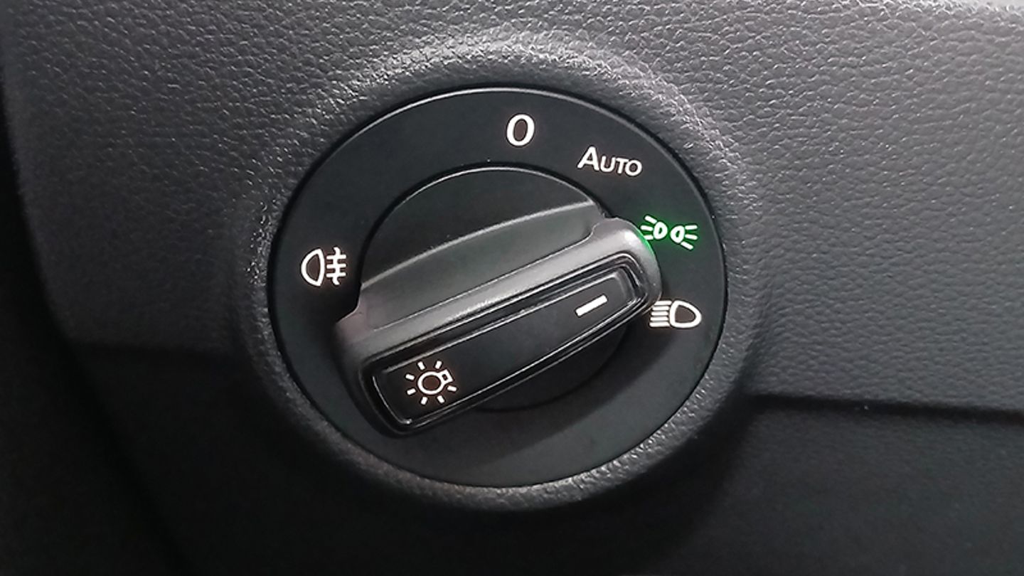 Encendido automático de faros