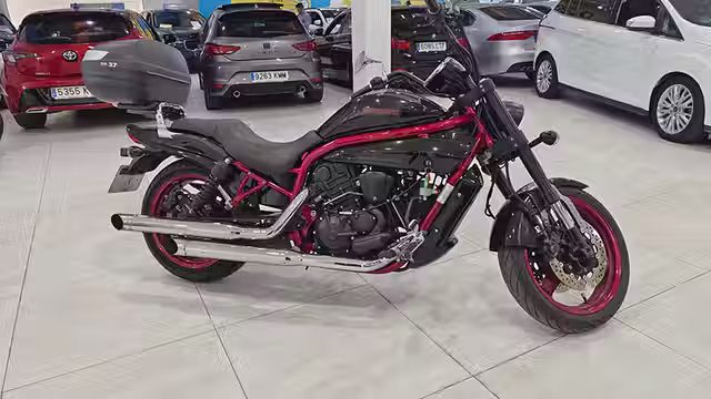 Hyosung Aquila GV-650